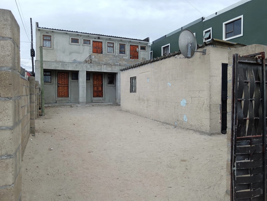 6 Bedroom Property for Sale in Mfuleni Western Cape